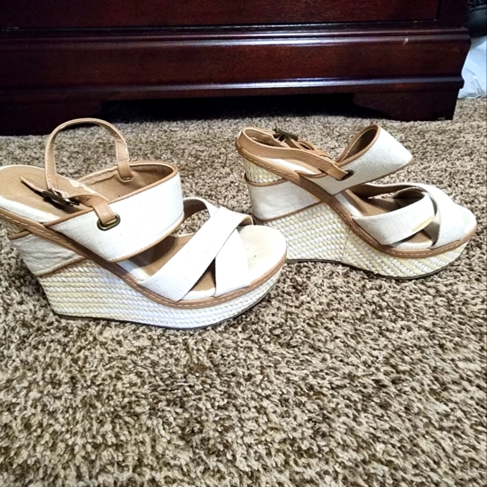 Chinese Laundry Wedges 6.5